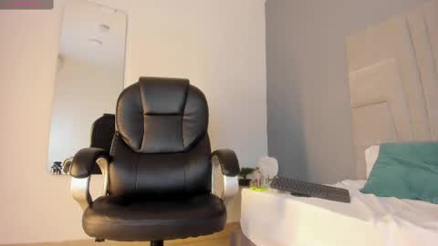 mia_smith_x online show from 03-04-25, 01:45