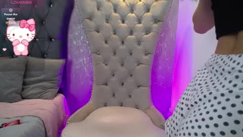 Mia online show from 09-27-25, 01:38