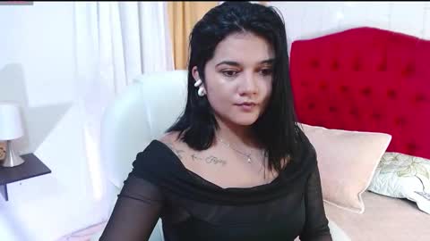 Snapshot of mia_traveluxe chatting on 09-09-25, 01:38 Mia  online show from 09-09-25, 01:38