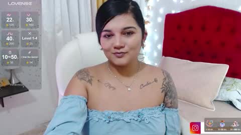 Snapshot of mia_traveluxe chatting on 09-11-25, 02:33 Mia  online show from 09-11-25, 02:33