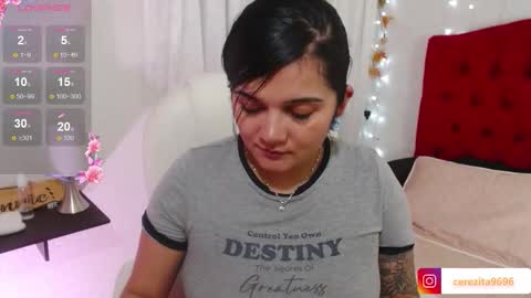 Snapshot of mia_traveluxe chatting on 09-17-25, 02:02 Mia  online show from 09-17-25, 02:02