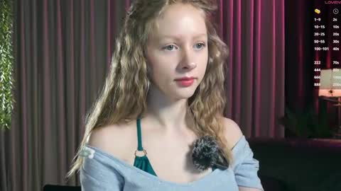 Snapshot of mia_vebes chatting on 11-27-25, 10:28 Mia online show from 11-27-25, 10:28