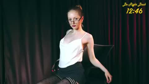 Snapshot of mia_vebes chatting on 11-30-25, 11:47 Mia online show from 11-30-25, 11:47