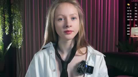 Snapshot of mia_vebes chatting on 12-02-25, 05:19 Mia online show from 12-02-25, 05:19