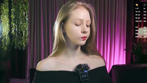 Snapshot of mia_vebes chatting on 12-05-25, 02:58 Mia online show from 12-05-25, 02:58