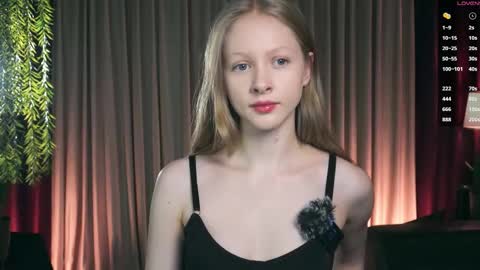 Mia online show from 12-18-25, 04:02