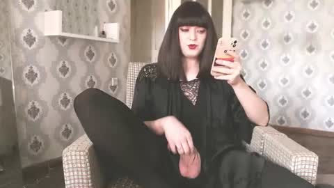 mia_wallase online show from 06-13-26, 08:01