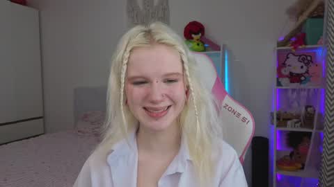 Mia online show from 04-03-26, 03:37