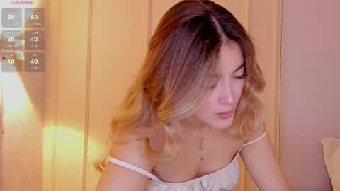 Mia White  online show from 04-25-26, 01:41