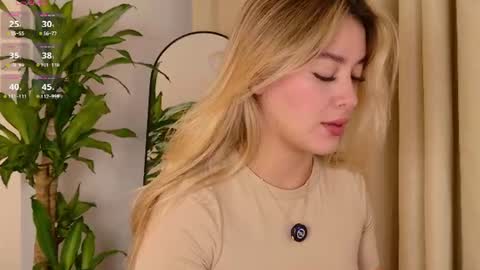 Mia White  online show from 07-21-26, 02:08