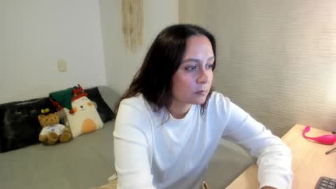 Snapshot of mia_xgray chatting on 12-24-24, 08:49 Mia online show from 12-24-24, 08:49