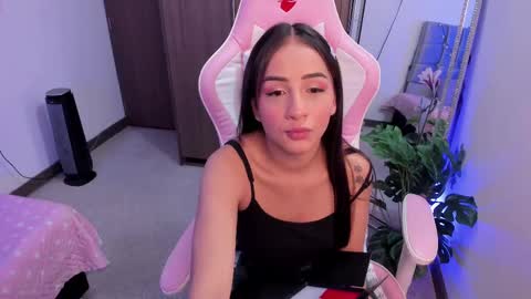 mia  nicolle online show from 02-25-25, 02:03