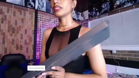 Snapshot of miaa_ferrari1 chatting on 05-09-26, 10:42 MIA online show from 05-09-26, 10:42