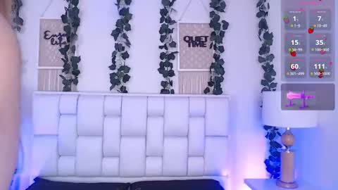 Mia online show from 02-25-25, 01:06