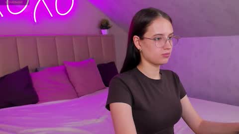 Mia online show from 03-09-26, 09:35