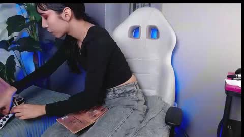 Snapshot of miaa_lee777 chatting on 10-16-25, 08:54 miaa_lee777 online show from 10-16-25, 08:54