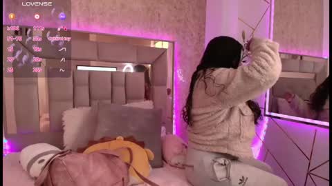 miaa_smiith1 online show from 01-10-25, 11:43