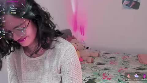 Snapshot of miaa_sotto chatting on 10-15-25, 03:50 Maria Fernanda online show from 10-15-25, 03:50