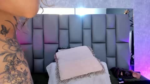 Mia online show from 02-06-25, 12:05