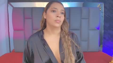 Mia online show from 09-23-25, 12:08