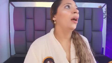 Mia online show from 02-05-26, 12:10