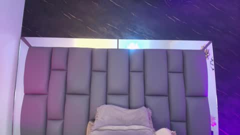 Mia online show from 02-27-26, 12:05