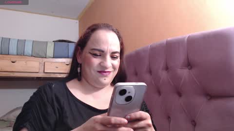 Snapshot of miaabrownn chatting on 01-11-25, 09:15 MIA online show from 01-11-25, 09:15