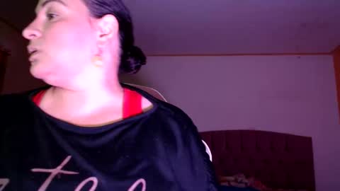 Snapshot of miaabrownn chatting on 11-06-25, 09:59 MIA online show from 11-06-25, 09:59