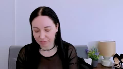 Mia online show from 04-09-26, 03:39