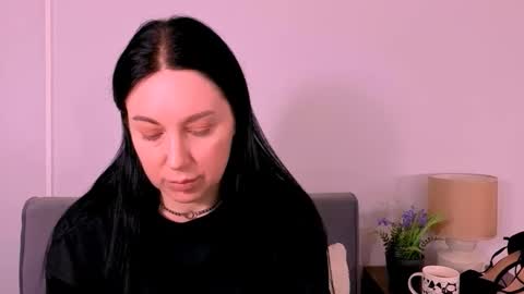 Mia online show from 04-23-26, 03:36