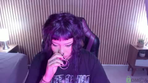 Mia online show from 04-10-26, 02:00