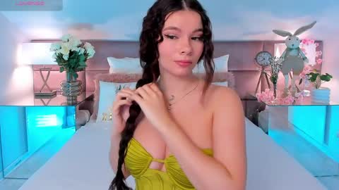 Mia online show from 04-04-26, 07:11