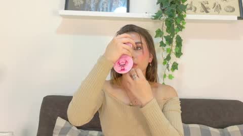 Snapshot of miaanderson__ chatting on 04-14-26, 12:11 miaanderson__ online show from 04-14-26, 12:11