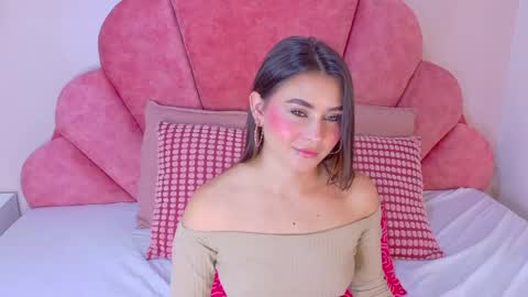 Snapshot of miaanderson__ chatting on 04-21-26, 11:38 miaanderson__ online show from 04-21-26, 11:38