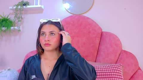 Snapshot of miaanderson__ chatting on 04-23-26, 11:42 miaanderson__ online show from 04-23-26, 11:42