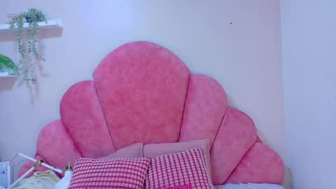 Snapshot of miaanderson__ chatting on 05-23-26, 12:09 miaanderson__ online show from 05-23-26, 12:09
