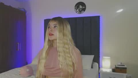 miaandnaty1 online show from 02-19-26, 09:44