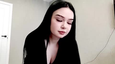 Mia online show from 02-28-26, 08:04