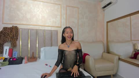 Miaasummer online show from 05-04-26, 11:39