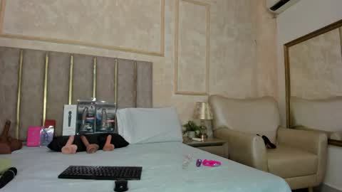 Miaasummer online show from 06-09-26, 11:33