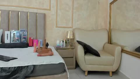 Miaasummer online show from 07-24-26, 11:30