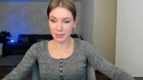 Snapshot of miababy14 chatting on 05-11-26, 04:40 Mia online show from 05-11-26, 04:40