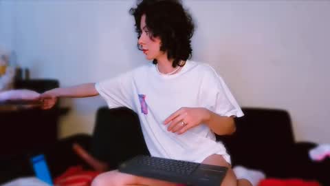 Snapshot of miabeautyxxx chatting on 02-21-25, 03:21 miabeautyxxx online show from 02-21-25, 03:21