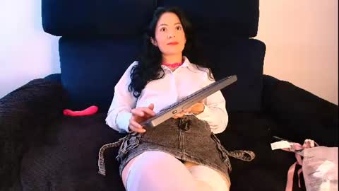 Snapshot of miabeautyxxx chatting on 07-29-26, 01:53 miabeautyxxx online show from 07-29-26, 01:53