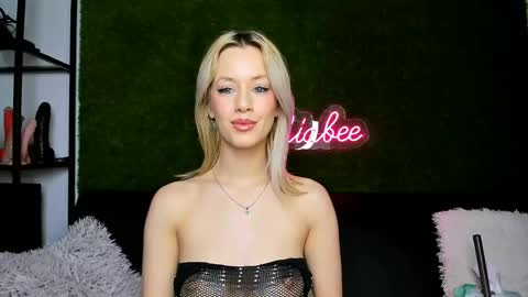 MiaBeeX online show from 05-17-26, 05:09