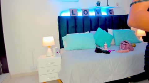 Snapshot of miabrunette23 chatting on 01-08-25, 03:40 MIA online show from 01-08-25, 03:40