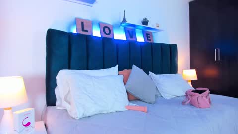 Snapshot of miabrunette23 chatting on 01-21-25, 02:22 MIA online show from 01-21-25, 02:22