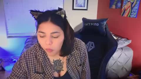 Mia online show from 12-22-24, 01:23