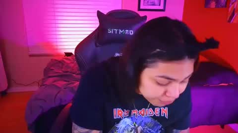 Mia online show from 12-31-24, 01:26