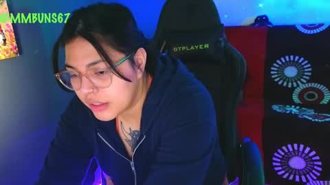 Mia online show from 10-04-25, 12:08